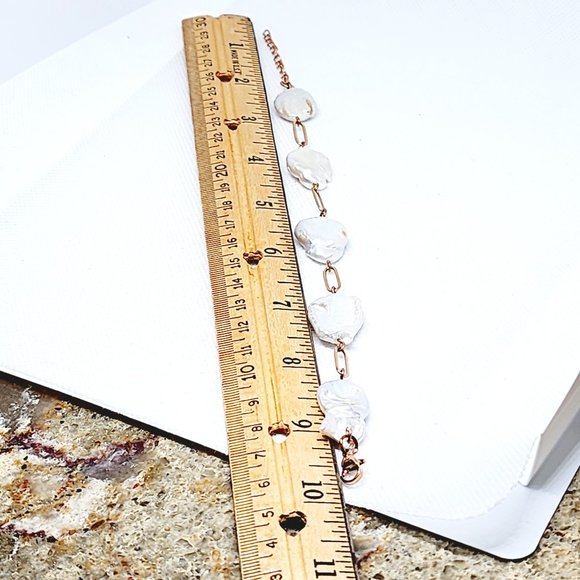 White coin pearl paperclip style bracelet in Rose Gold plated stainless steel - Picture 4 of 4